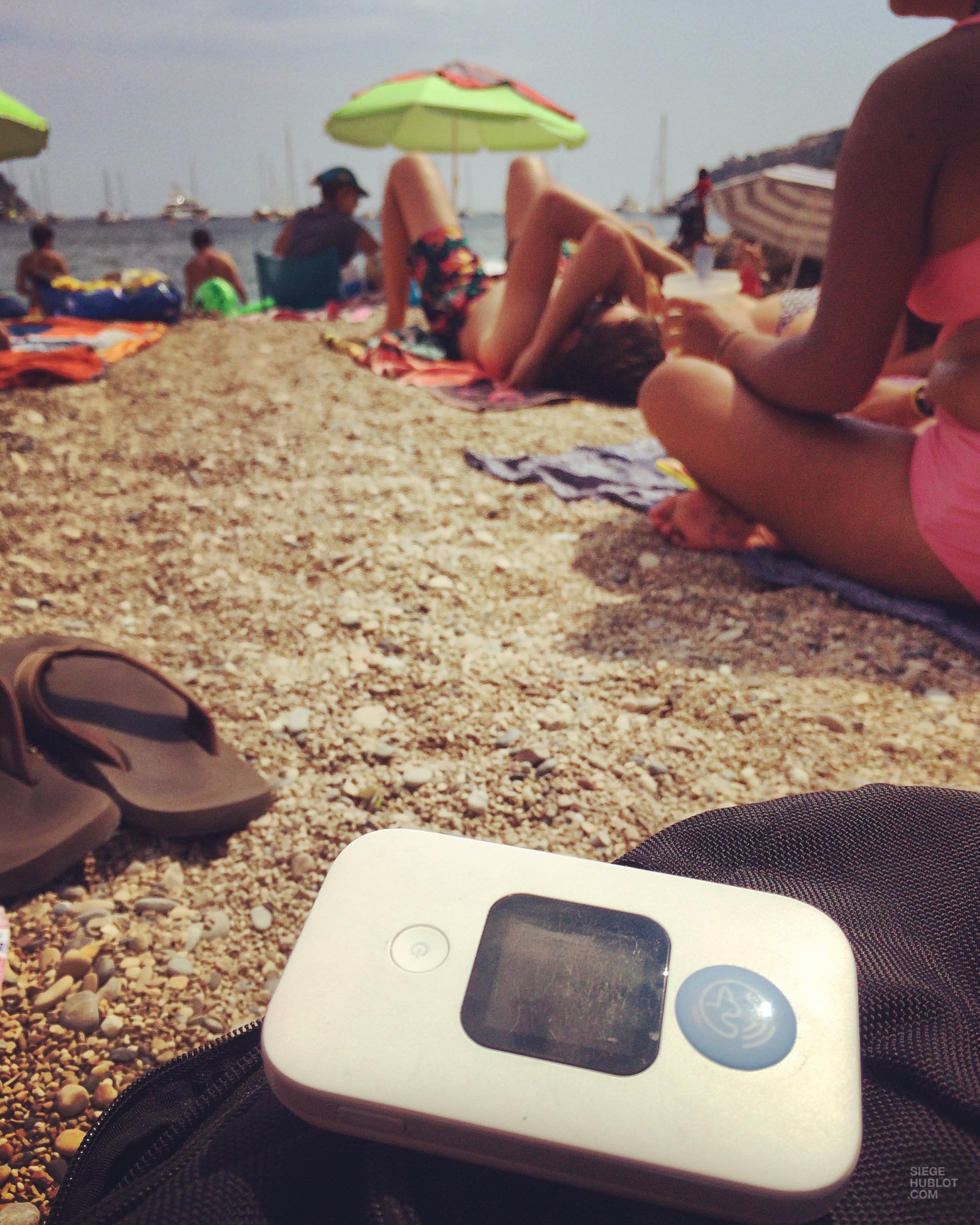 Boitier wifi sur la plage à Villefranche sur mer - Travel Wifi ou l'art de se simplifier la vie - Europe, France