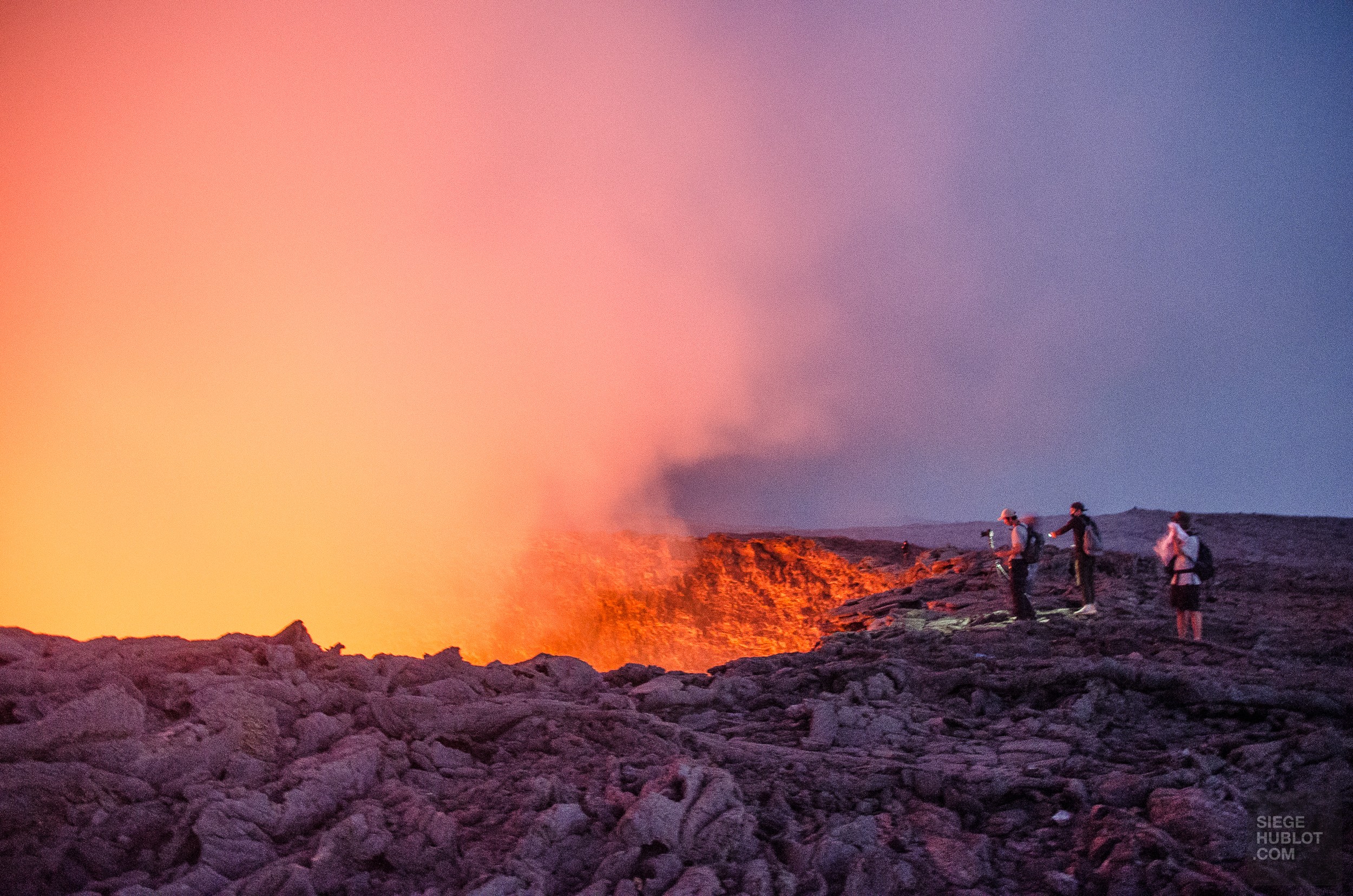 cratere rebord volcan - volcan erta ale - Visiter une autre planete: Danakil, Ethiopie - afrique, ethiopie